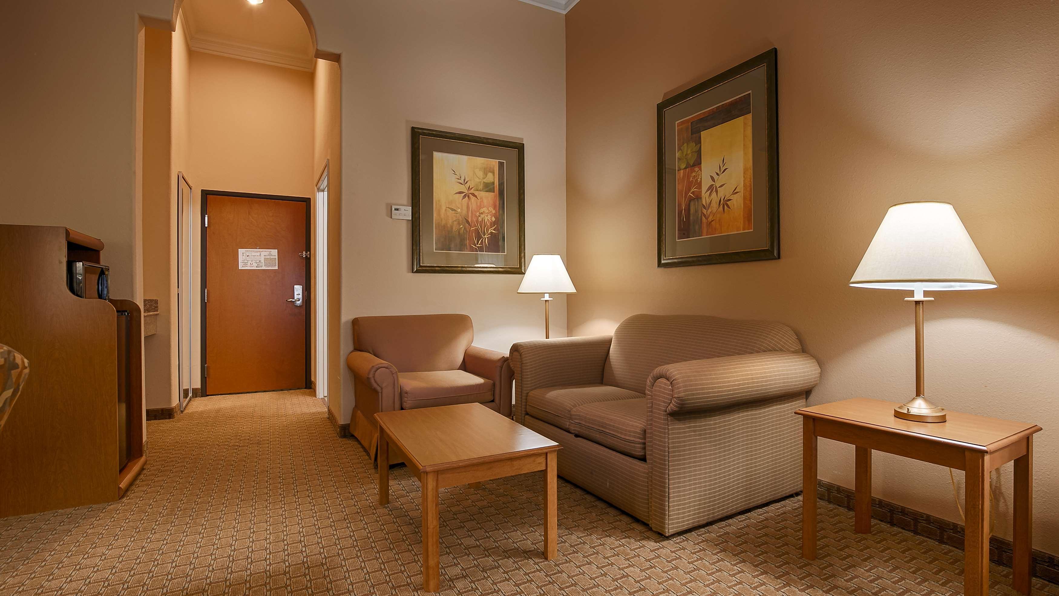 Best Western Plus New Caney Inn & Suites Bagian luar foto