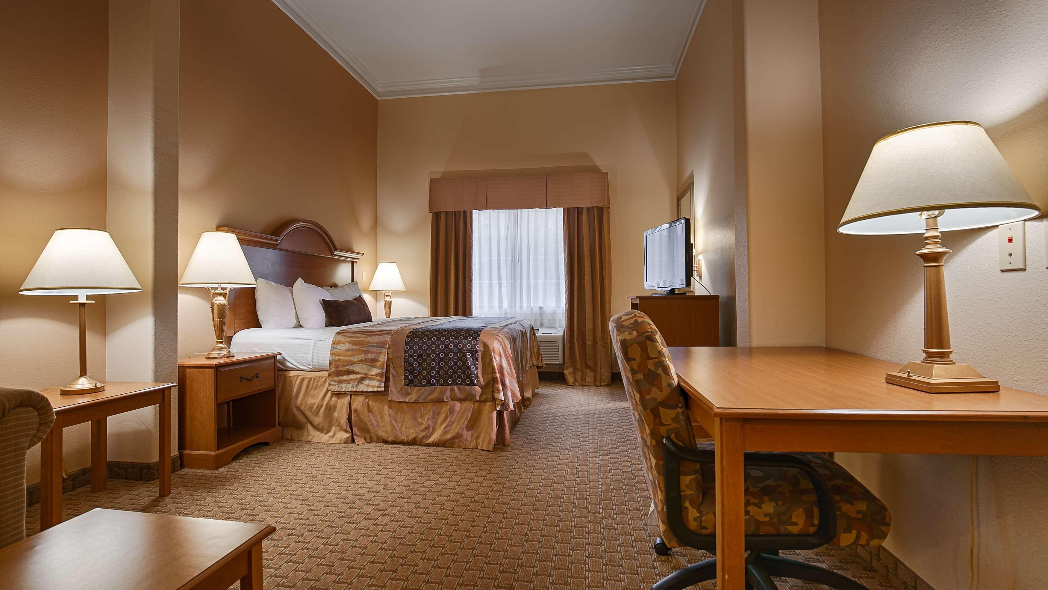 Best Western Plus New Caney Inn & Suites Bagian luar foto