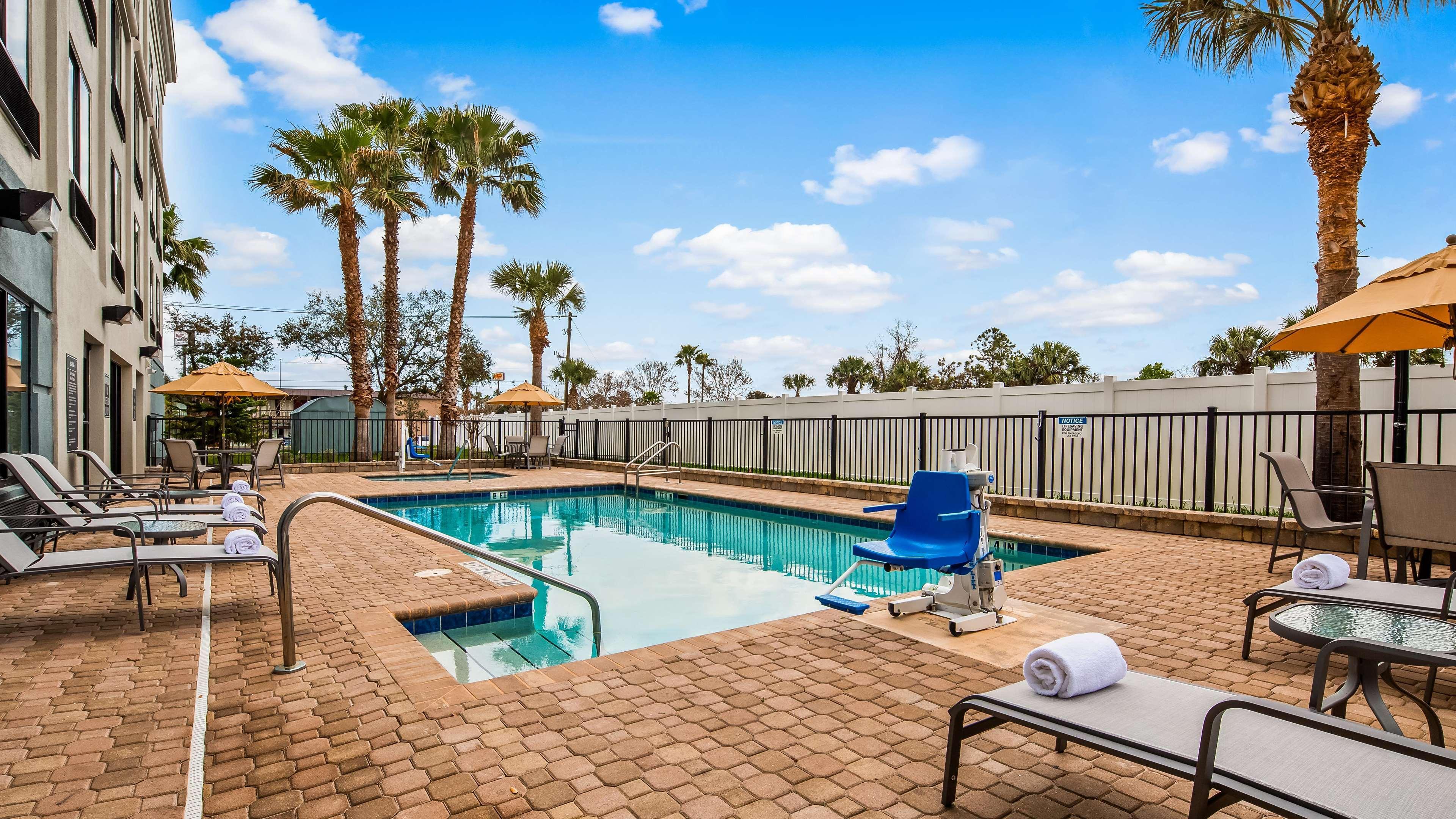 Best Western Plus New Caney Inn & Suites Bagian luar foto