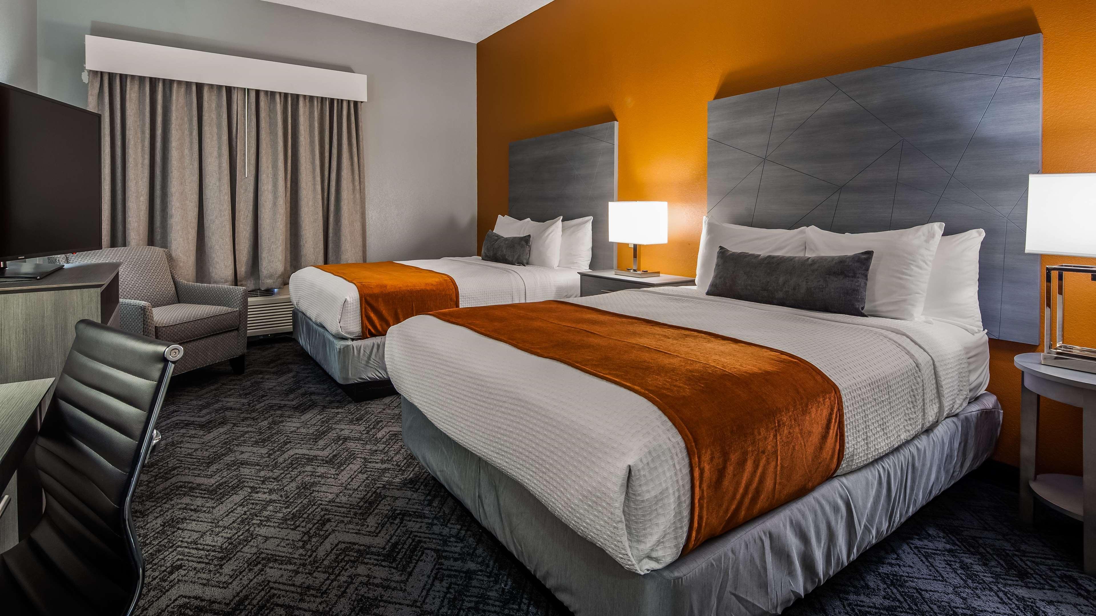Best Western Plus New Caney Inn & Suites Bagian luar foto