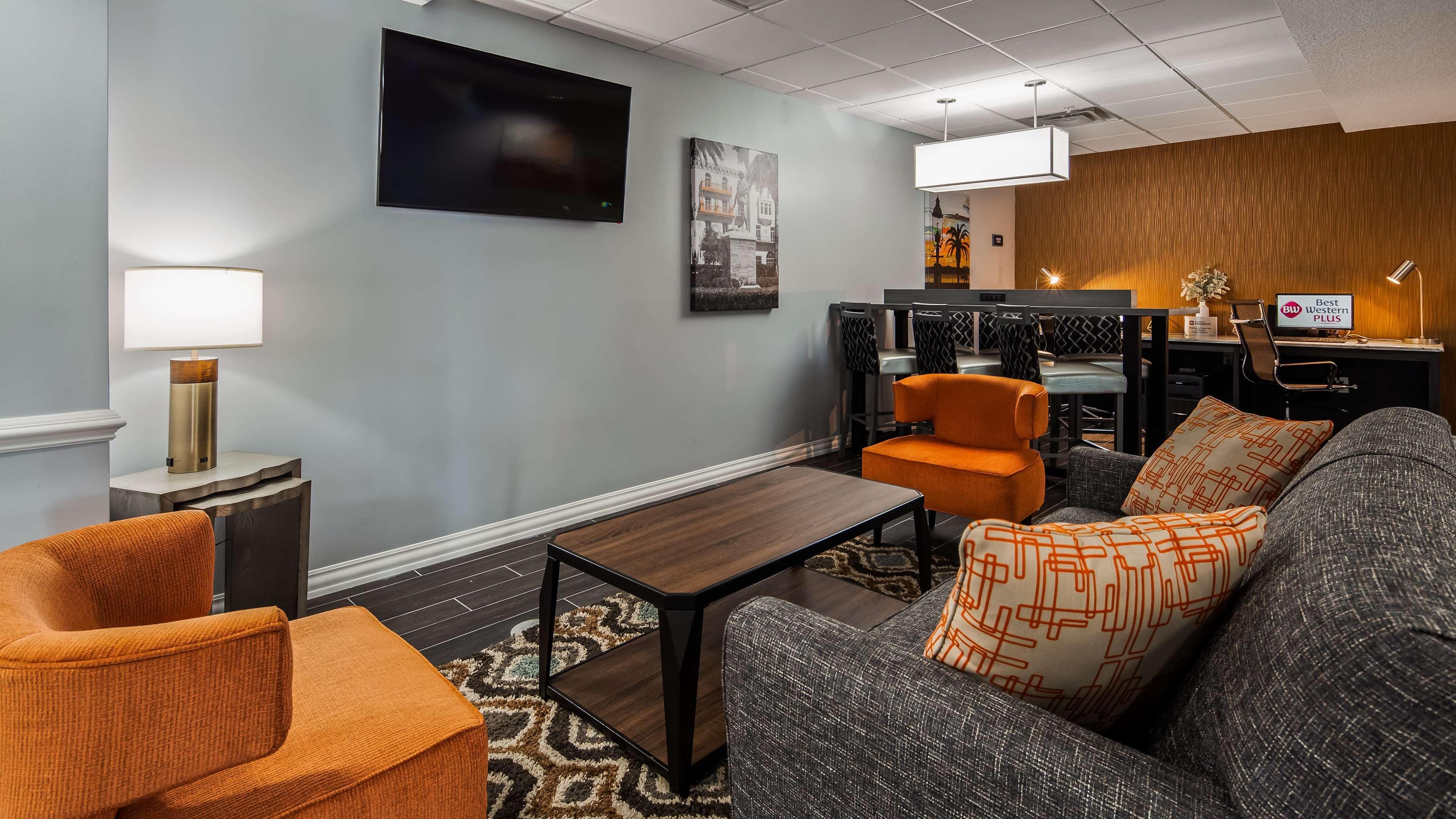 Best Western Plus New Caney Inn & Suites Bagian luar foto